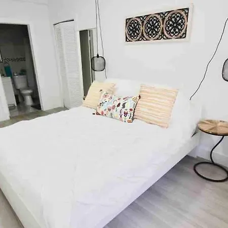 Modern And Cozy Apartment Steps From The Beach Miami Beach Exterior photo