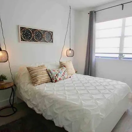 Modern And Cozy Apartment Steps From The Beach Miami Beach Exterior photo